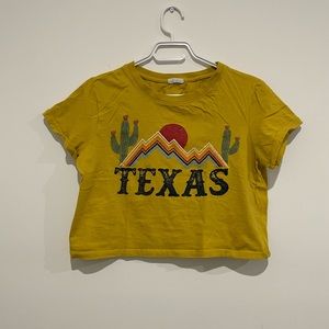 I’m selling a crop top it in good Quality